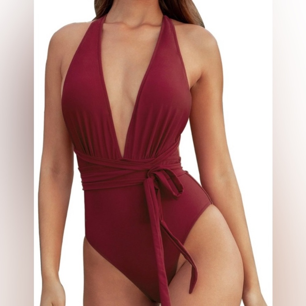 CUPSHE Deep V-Neck One-Piece Swimsuit